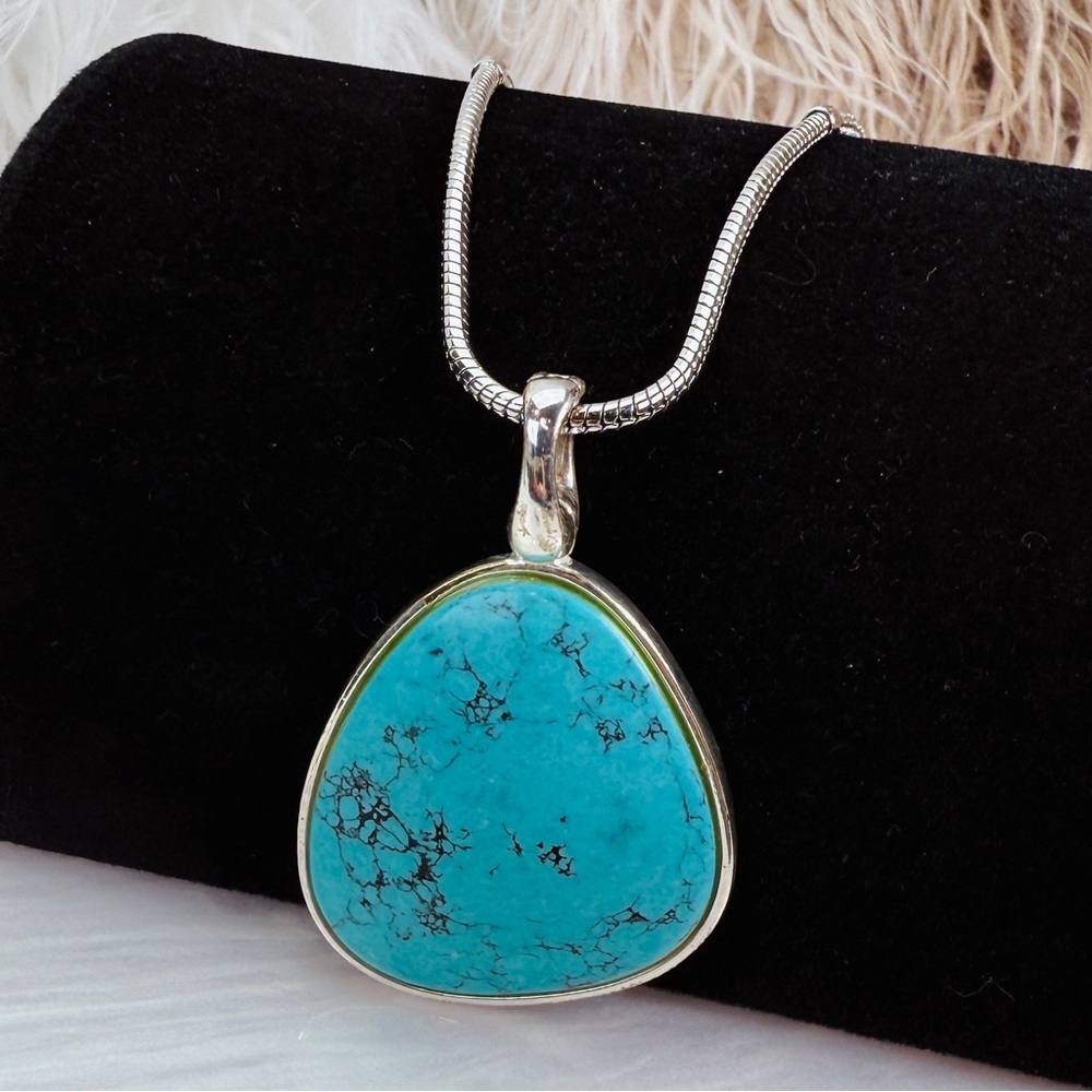 Vintage Heavy Turquoise Blue Matrix Pendant Silver Tone Necklace